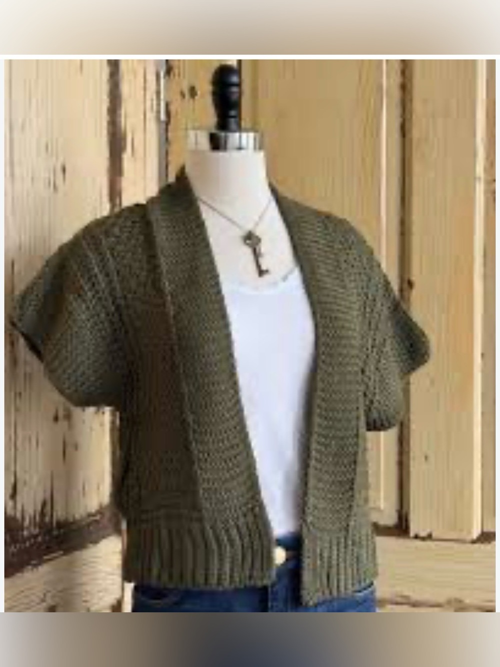 Astrid Earthy Green Chunky Knit Open Front Short Sleeve Cardigan Sweater Size M.